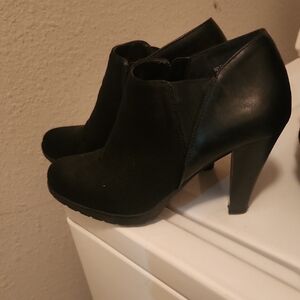 White Mountain Black Ankle Booties
